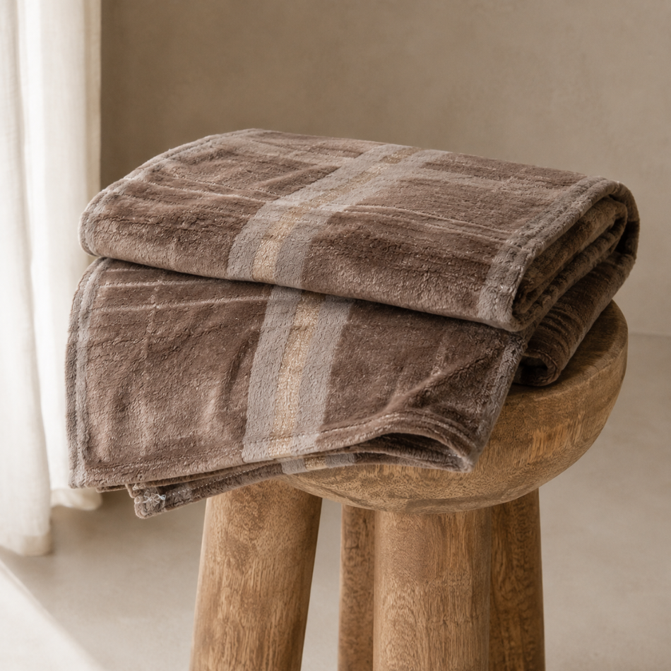 Large Chocolate Brown Plush Throw Blanket for Sofa & Bed – 180 × 200cm